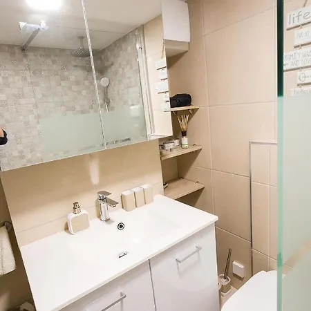 Apartman Aromatic Herbs Loft -new, Central & Parking Ljubljana
