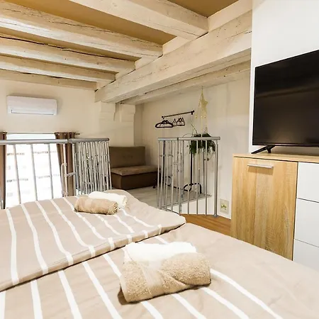 شقة Aromatic Herbs Loft -new, Central & Parking *