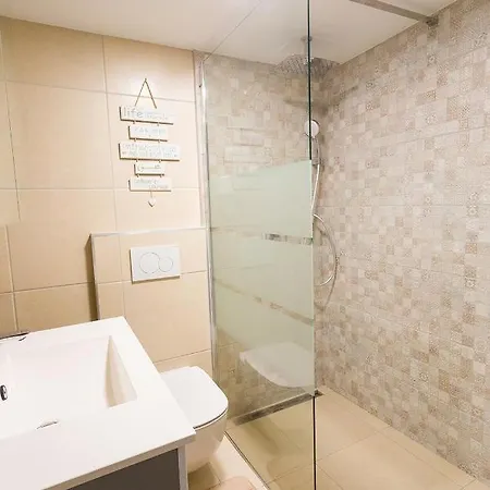 Aromatic Herbs Loft -new, Central & Parking * ليوبليانا