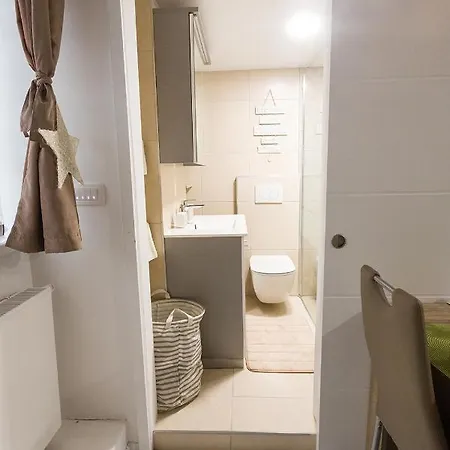 Aromatic Herbs Loft -new, Central & Parking * ليوبليانا